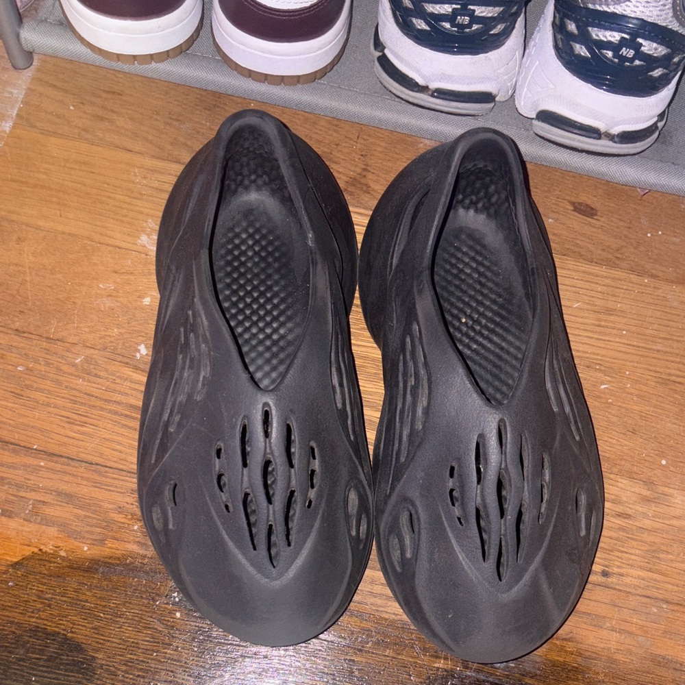 Yeezy Kids Shoes in Black